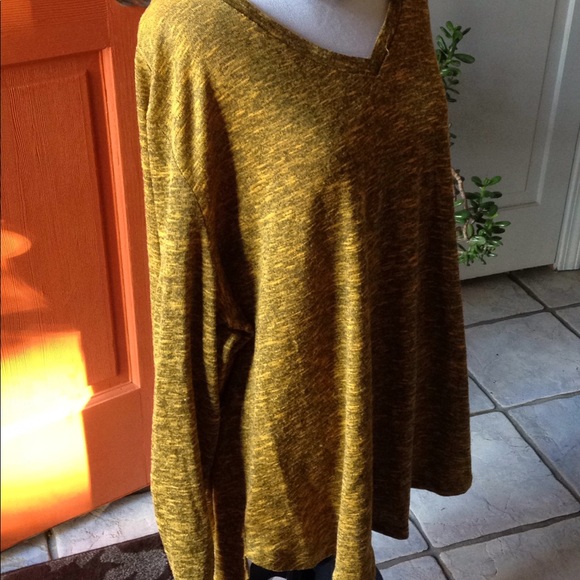 Faded Glory Tops - Faded Glory hi-low v-neck gold & black tunic 4X